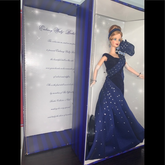 The Official Barbie Collectors Edition - Picture 7 of 10